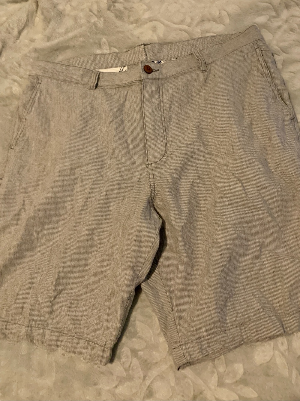 Tommy Bahama Men's Lightweight Grey Stripe Shorts